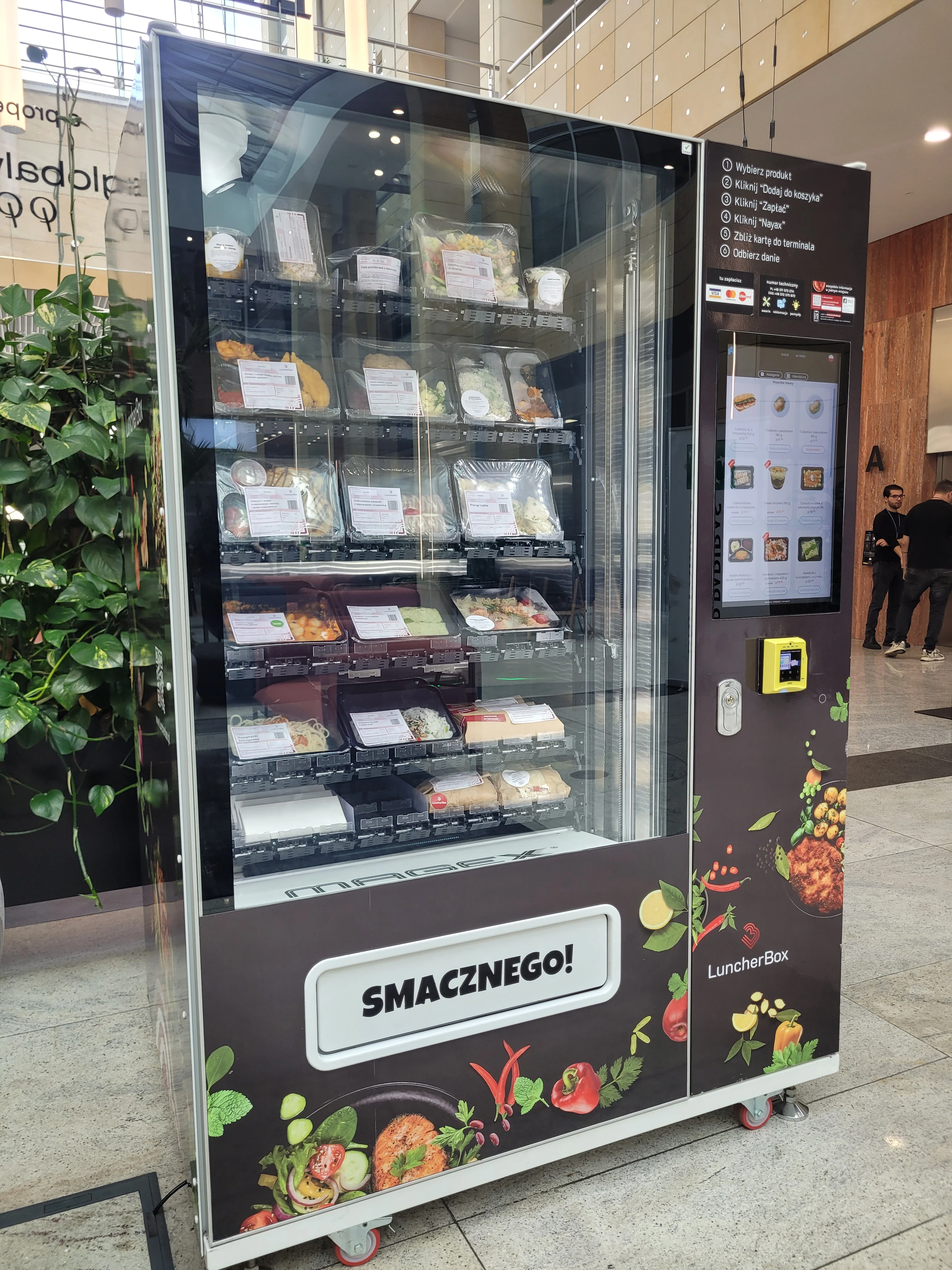 Automat LuncherBox z posiłkami
